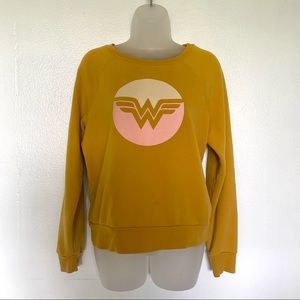 Wonder Woman Sweater Yellow Size M
